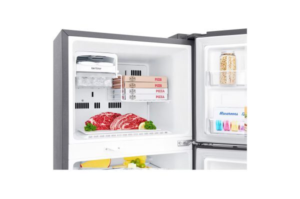 Top freezer compartment with movable ice tray GL-C252SLBB